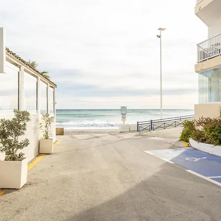 A410 Frontlilne Apartament Nerja